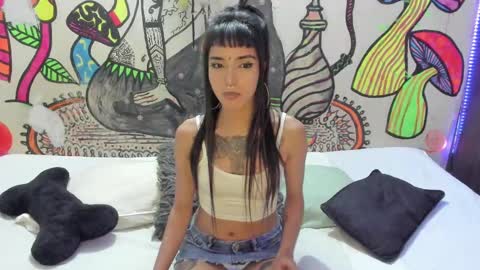 Snapshot of luna_gc chatting on February 24, 7:19 pm luna_gc online show from February 24, 7:19 pm