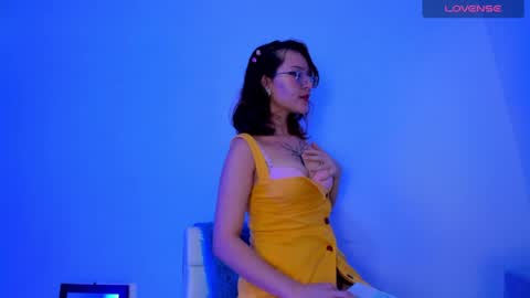 Snapshot of luna_hazard chatting on January 1, 2:09 am luna_hazard online show from January 1, 2:09 am