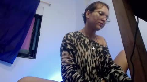 Snapshot of luna_hazard chatting on February 23, 11:25 pm luna_hazard online show from February 23, 11:25 pm