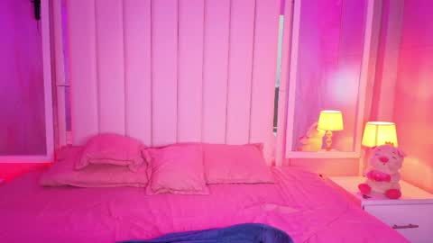 luna_hot_ass online show from April 12, 9:08 pm