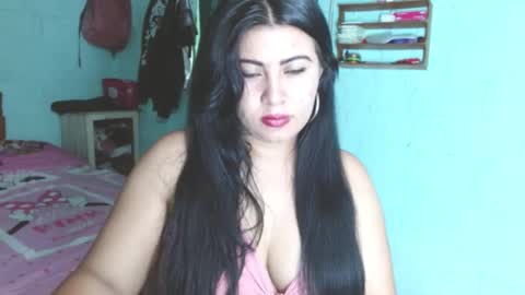 Snapshot of luna_india chatting on January 29, 7:43 pm luna_india online show from January 29, 7:43 pm