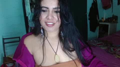 Snapshot of luna_india chatting on March 6, 11:42 pm luna_india online show from March 6, 11:42 pm
