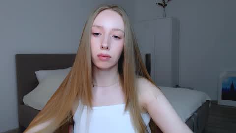 Luna online show from February 24, 7:52 pm
