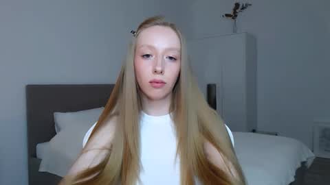 Luna online show from September 22, 9:30 pm