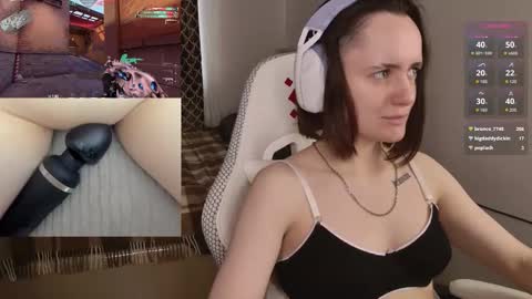 luna_loveeee online show from October 12, 6:17 am