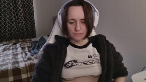 luna_loveeee online show from May 11, 7:26 am
