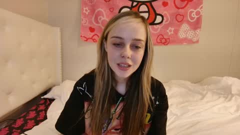 Snapshot of luna_lovelyy chatting on December 5, 4:59 am Luna online show from December 5, 4:59 am