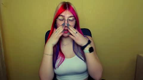 Snapshot of luna_lush_ chatting on February 21, 9:13 am Luna online show from February 21, 9:13 am