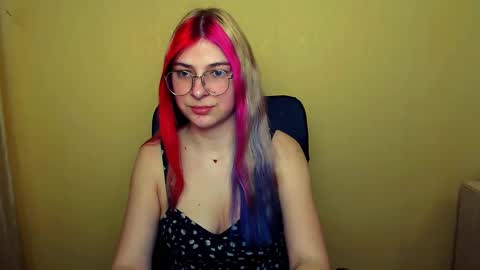 Snapshot of luna_lush_ chatting on February 26, 9:12 am Luna online show from February 26, 9:12 am