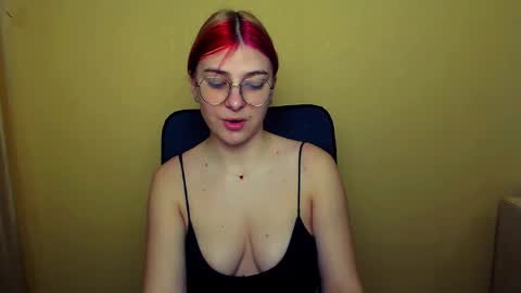 Snapshot of luna_lush_ chatting on February 27, 9:29 am Luna online show from February 27, 9:29 am