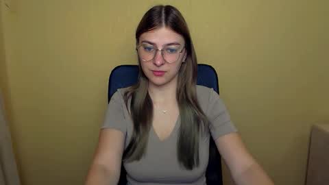 Snapshot of luna_lush_ chatting on September 17, 9:57 am Luna online show from September 17, 9:57 am