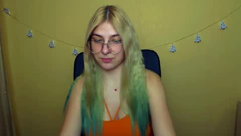 Snapshot of luna_lush_ chatting on December 14, 12:33 pm Luna online show from December 14, 12:33 pm