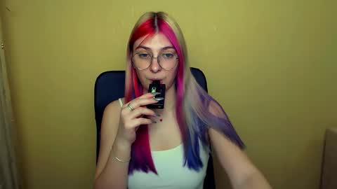 Snapshot of luna_lush_ chatting on March 1, 10:45 am Luna online show from March 1, 10:45 am