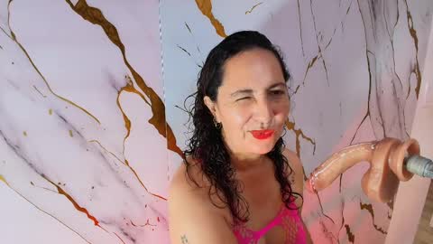 luna_naughty1 online show from April 2, 7:43 pm