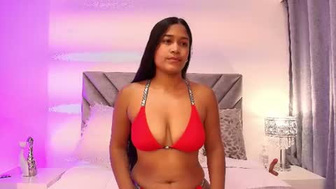 luna_queen7 online show from July 1, 11:30 am