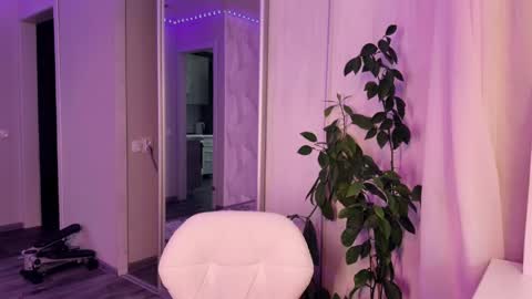 luna_raee online show from May 26, 2:34 pm
