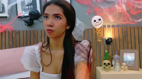 LUNA  online show from October 22, 2:41 pm