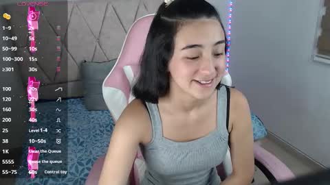 Snapshot of luna_roussee chatting on March 9, 11:14 pm luna_roussee online show from March 9, 11:14 pm