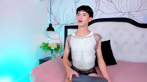 Luna Stanford online show from October 25, 2:23 am