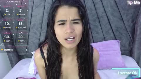 Snapshot of luna_starr69 chatting on September 19, 8:12 pm luna_starr69 online show from September 19, 8:12 pm