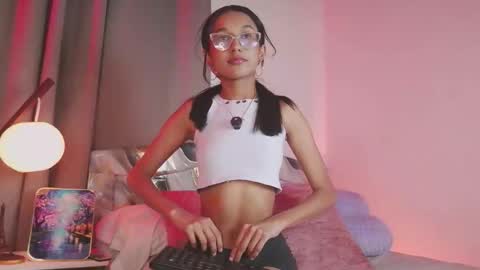 luna_valen online show from November 18, 10:02 pm