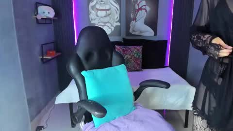 Luna Winston online show from January 15, 3:10 pm