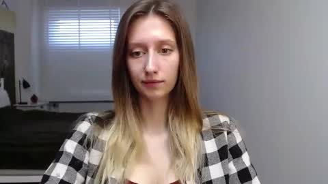 L U N A  online show from October 3, 5:38 am