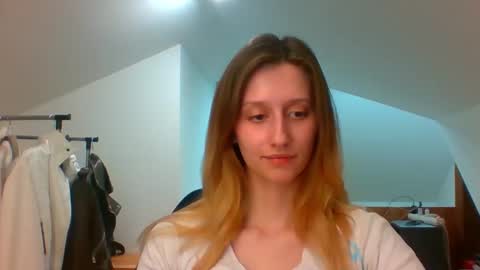 L U N A  online show from March 12, 6:43 pm