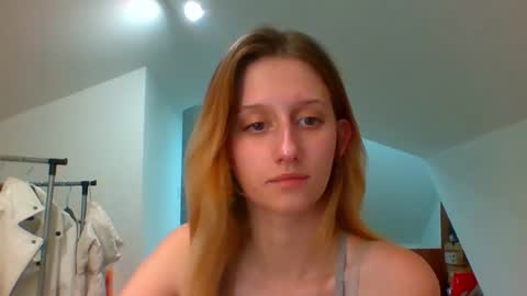 L U N A  online show from December 2, 2:47 pm