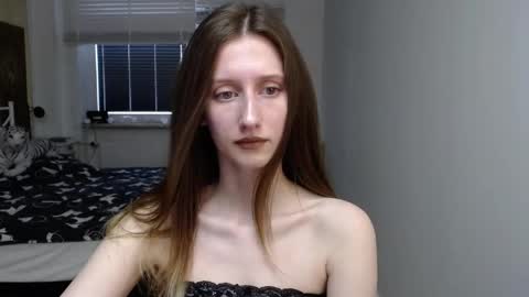 L U N A  online show from March 23, 6:29 am