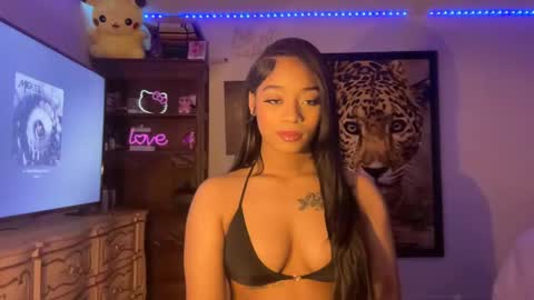 Snapshot of lunaa_11 chatting on September 15, 9:00 am lunaa_11 online show from September 15, 9:00 am