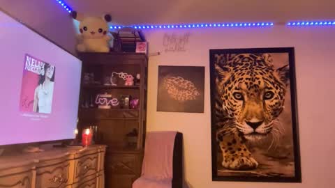 lunaa_11 online show from December 1, 3:37 am