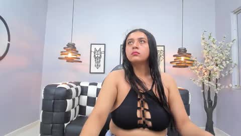 Luna Abril  online show from February 27, 12:20 pm