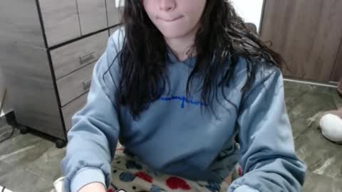 lunaa_sub online show from September 12, 6:43 pm