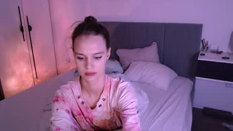 Snapshot of lunaaa_amour chatting on September 20, 12:24 am Luna online show from September 20, 12:24 am