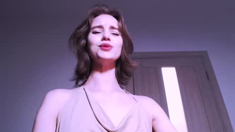 Snapshot of lunaaa_amour chatting on January 21, 1:29 am Luna online show from January 21, 1:29 am
