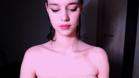Snapshot of lunaaa_amour chatting on February 18, 12:59 am Luna online show from February 18, 12:59 am