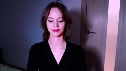 Snapshot of lunaaa_amour chatting on January 14, 6:56 am Luna online show from January 14, 6:56 am