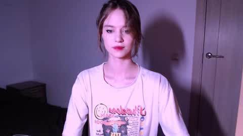 Snapshot of lunaaa_amour chatting on February 6, 11:48 pm Luna online show from February 6, 11:48 pm