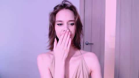 Snapshot of lunaaa_amour chatting on February 17, 8:30 am Luna online show from February 17, 8:30 am