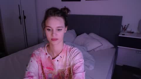 Snapshot of lunaaa_amour chatting on September 17, 11:41 pm Luna online show from September 17, 11:41 pm