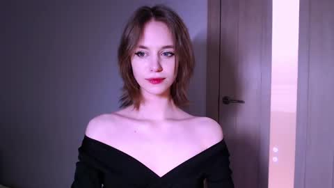 Snapshot of lunaaa_amour chatting on February 8, 3:19 am Luna online show from February 8, 3:19 am