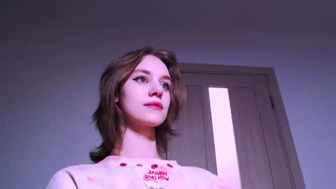 Snapshot of lunaaa_amour chatting on February 10, 4:41 am Luna online show from February 10, 4:41 am
