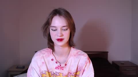 Snapshot of lunaaa_amour chatting on December 14, 1:17 am Luna online show from December 14, 1:17 am