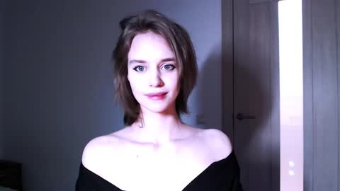 Snapshot of lunaaa_amour chatting on December 29, 8:04 pm Luna online show from December 29, 8:04 pm