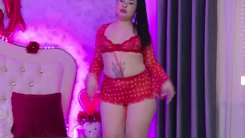 lunababe_ online show from February 10, 1:36 pm