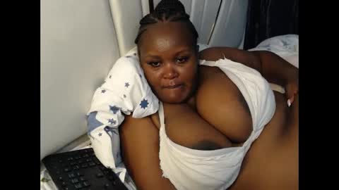 lunabloom01 online show from February 20, 12:32 am