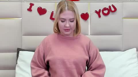 LunaHouston online show from February 18, 4:36 pm