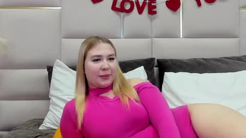 LunaHouston online show from February 23, 7:07 pm