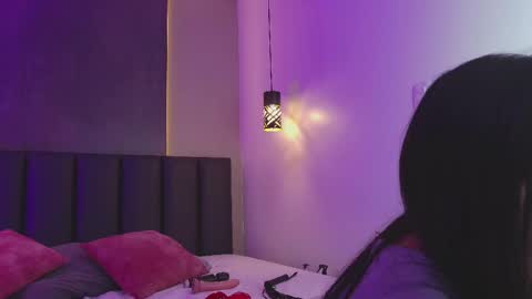 I M  L U N A  online show from February 19, 2:44 am